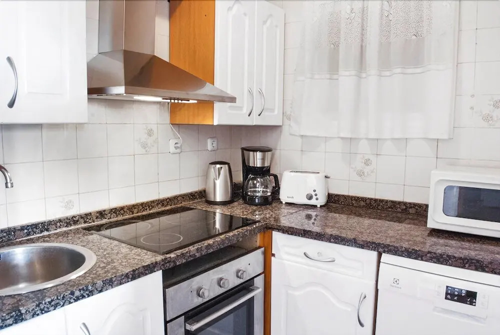 Beachfront Vacation Apartment in Fuengirola Ref 102