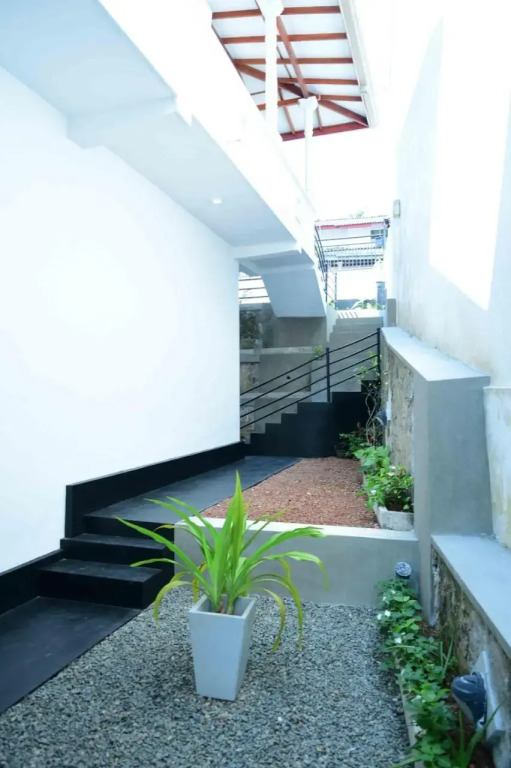 Jacinda Villa