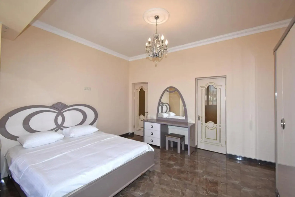 Teryan street, 4 bedrooms Luxury, Unique apartment TT888