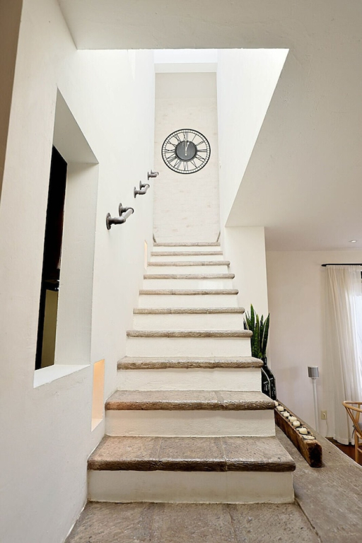 Angelic 2BR Nest - Pool & Hot Tub - Gated Village