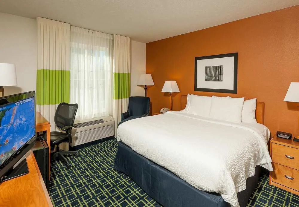 Fairfield Inn & Suites Brunswick Freeport