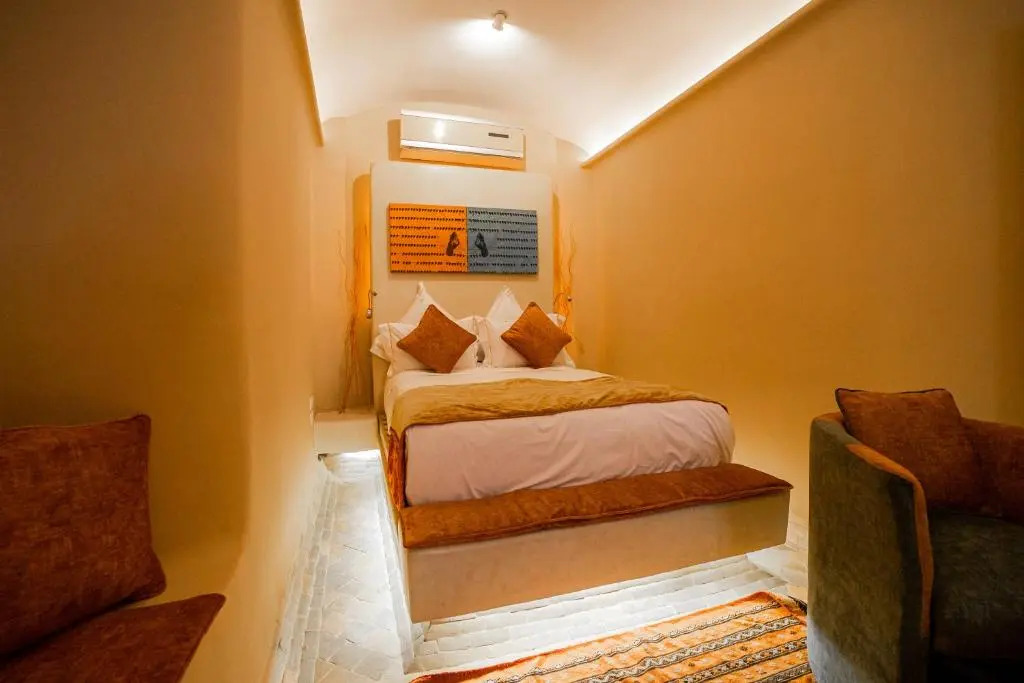MAISON MK Adults ONLY - Music Riad