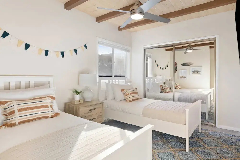 Mission Point 2 by Avantstay Mission Beach Home w/ Large Balcony Steps to Beach!