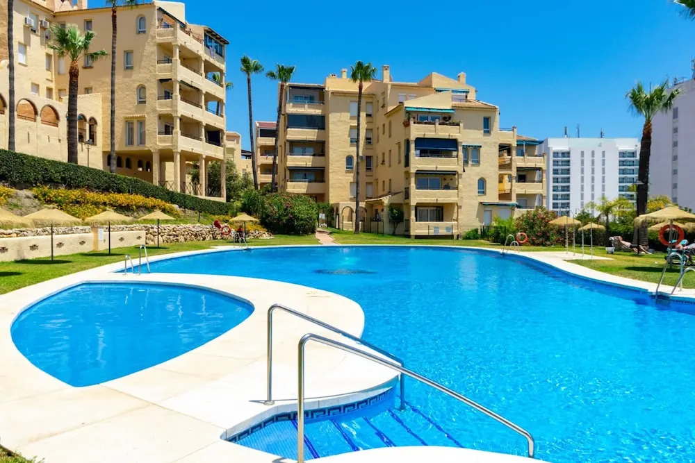 Apartment - 2 Bedrooms with Pool and WiFi - 107805