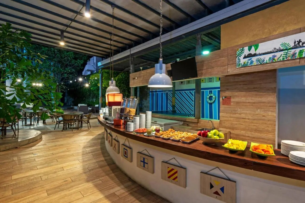 Pop Art Hotel CLC Puerto Mamonal Cartagena