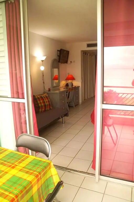 Studio in Le Gosier, With Wonderful sea View, Enclosed Garden and Wifi - 30 km From the Beach