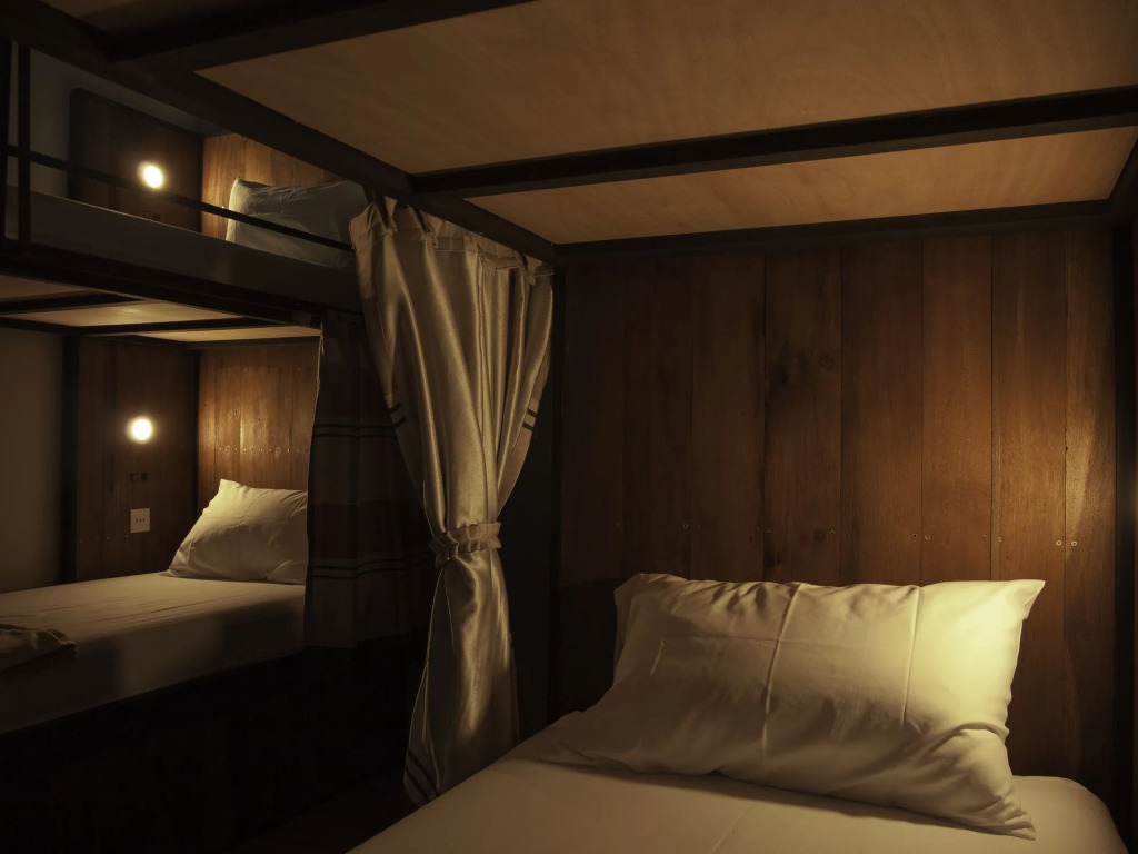 Whereder Poshtel