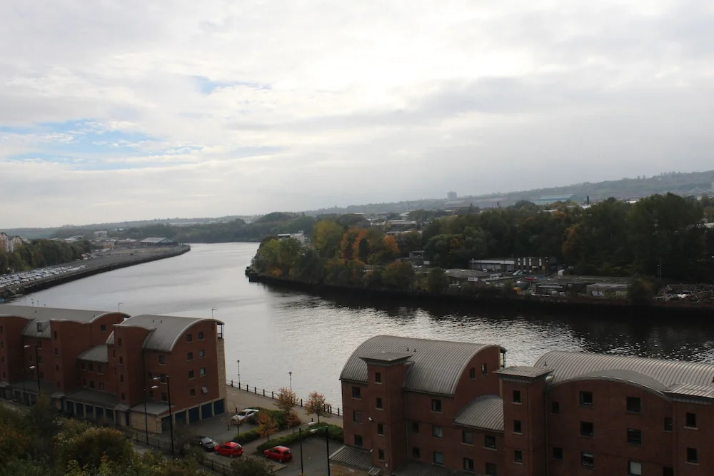 2 Bedroom Apartment Newcastle Quayside Views