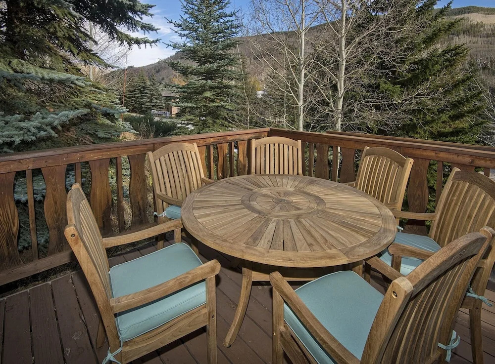 2109 B Chamonix 4 Bedroom Home by RedAwning