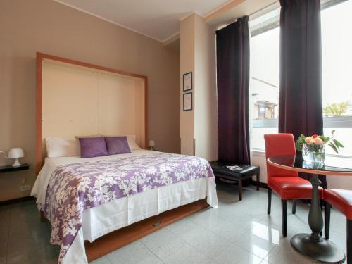 with FREE PARKING - con Parcheggio incluso - The Boheme Navigli - Quiet & comfy vintage Junior Suite