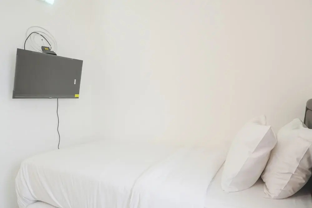 Minimalist Studio Taman Semanan Indah Cengkareng Apartment