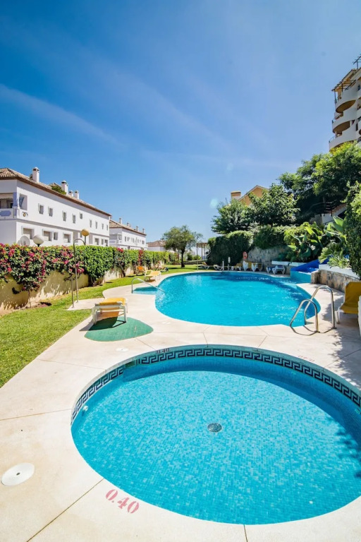 SAA-Great 2 bed apt 10 min walk to Puerto Banus
