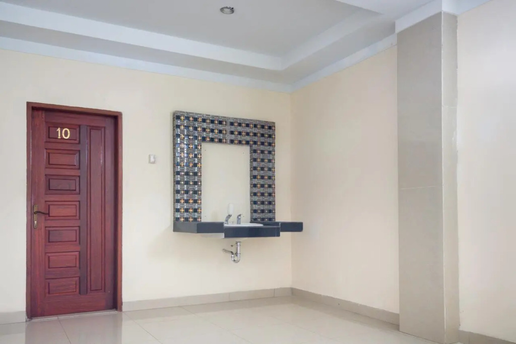 OYO 3023 Yellow Residence