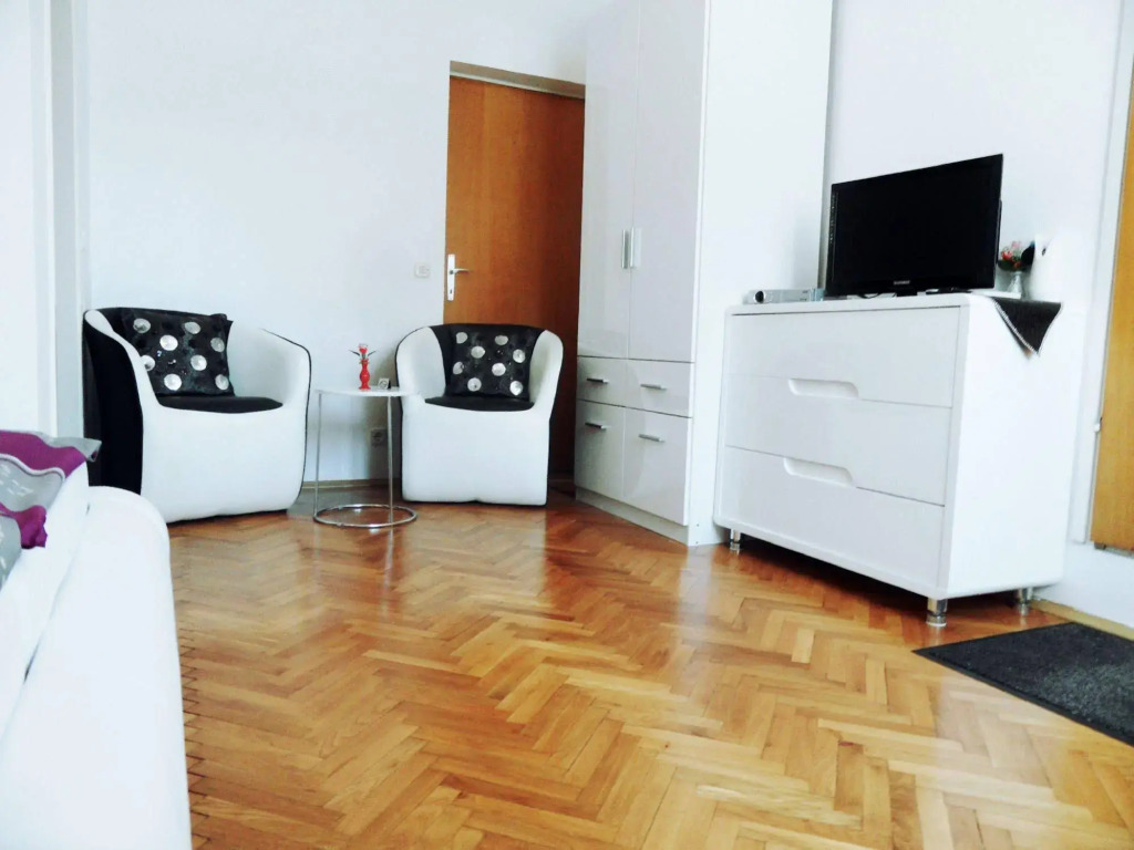 Adria Apartments and Rooms