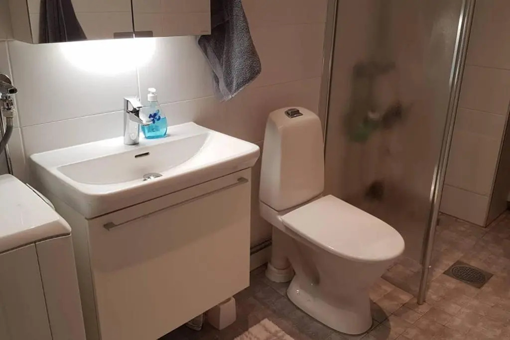 Kaunis valoisa 4. krs pikkukaksio Vantaa Koivukylä