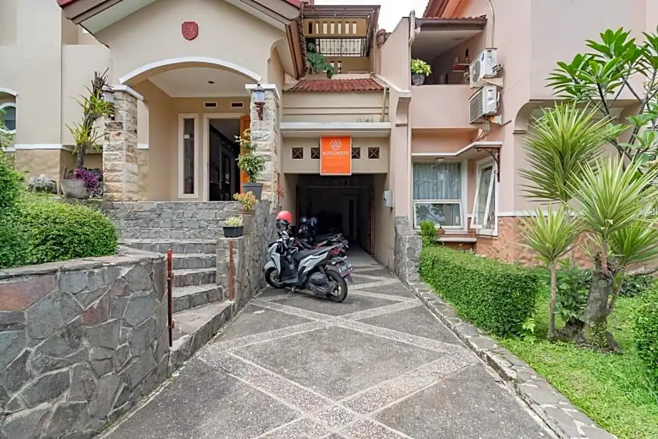 KoolKost near Simpang Dago 2 (Minimum Stay 6 Nights)