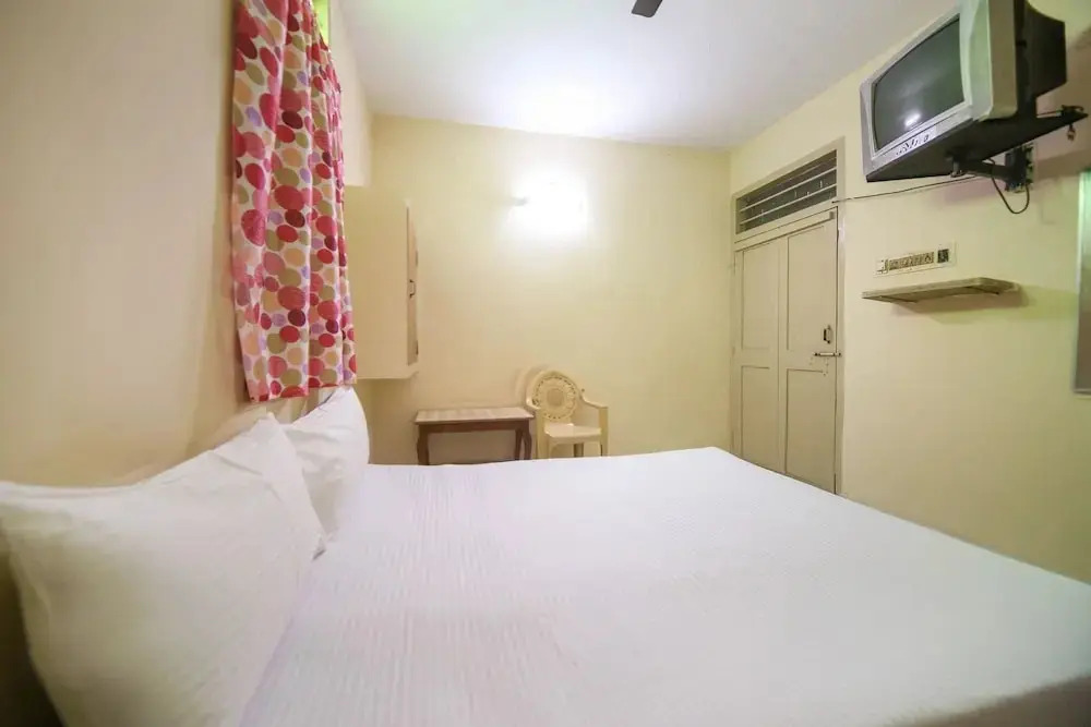 Harini Lodge by OYO Rooms