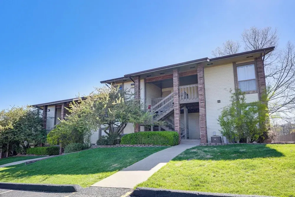 5 Mi to Strip! Pointe Royale Condo w/ Indoor Pool