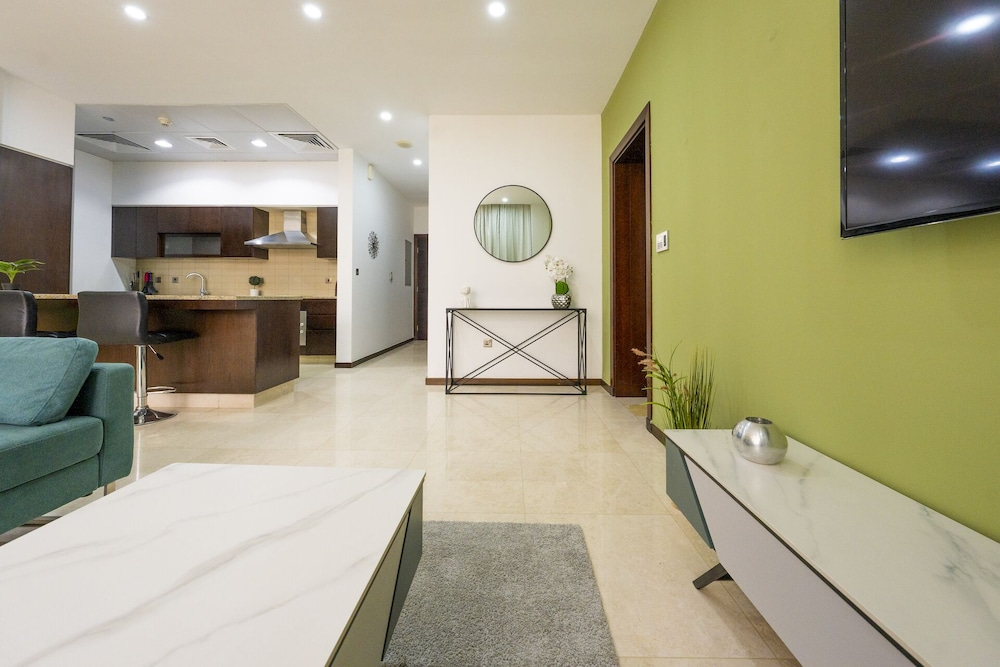 Modern beachfront 1BR apartment