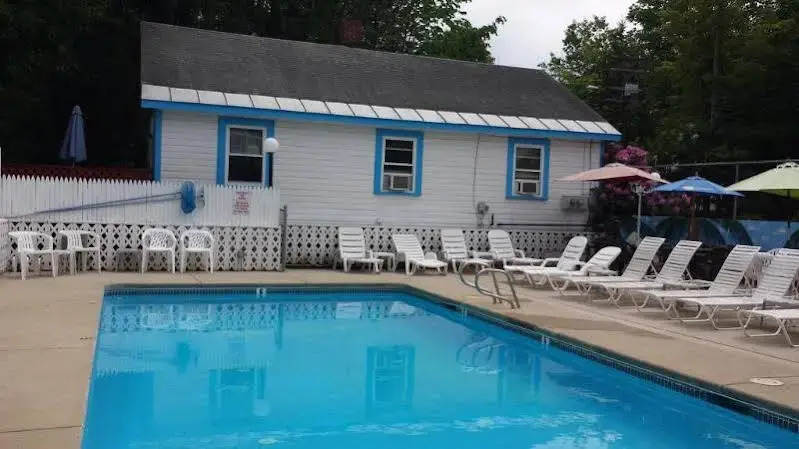 Weirs Beach Motel and Cottages