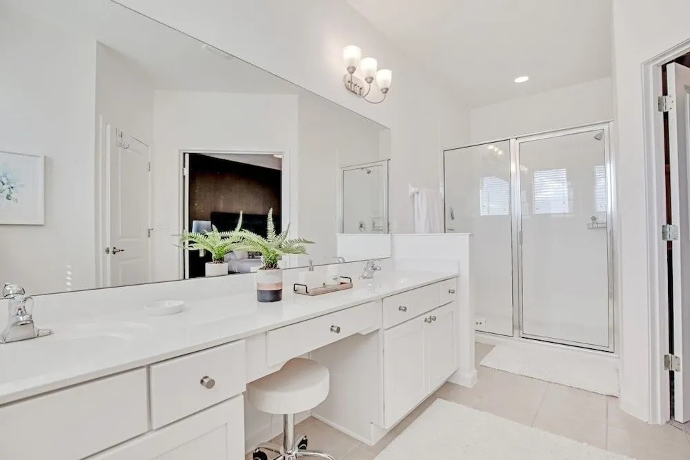 Very Private Surroundings Pool, Game Room & More! 7 Bedroom Home