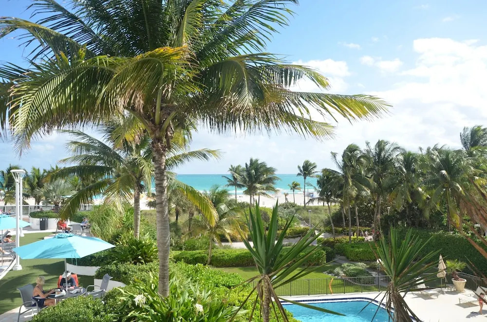 Riviera Luxury Living at the Decoplage