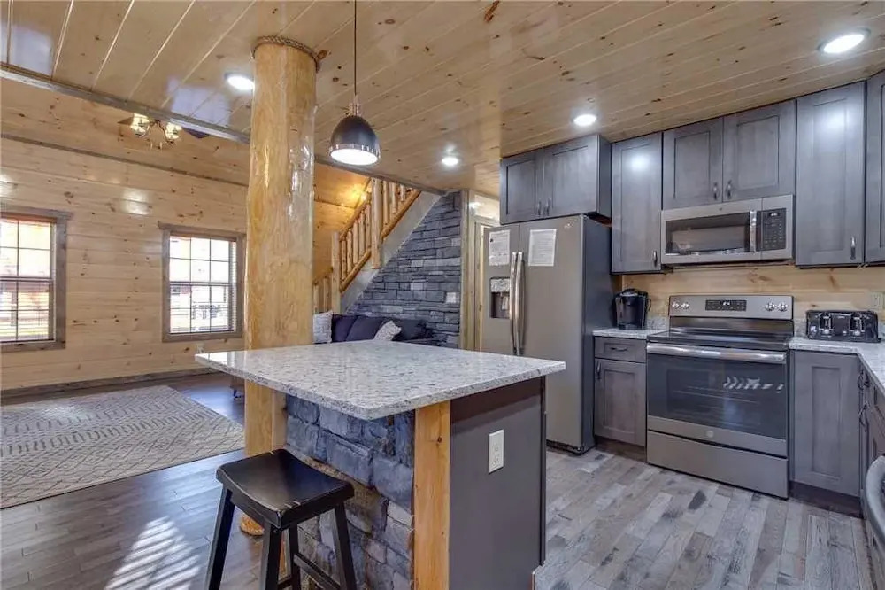 Mirror Pond - Four Bedroom Cabin