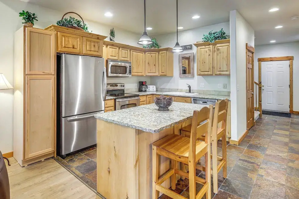1 Mi to Ponderosa State Park: Condo w/ Pool Access