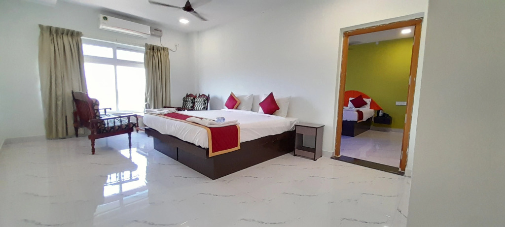 Hotel Rajeswari International