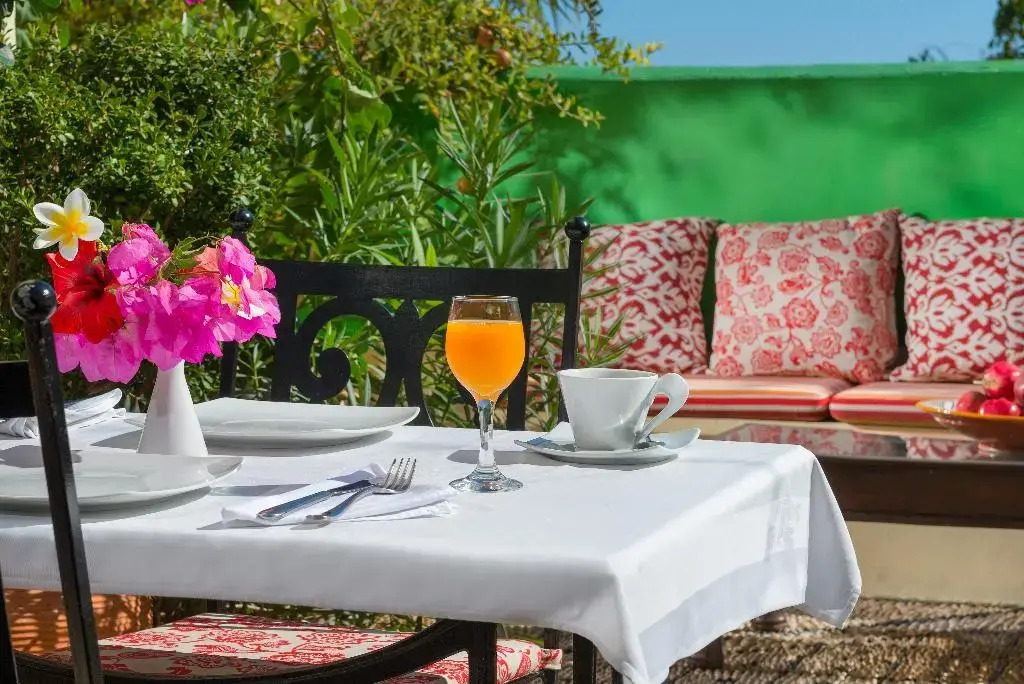Nikos Takis Boutique Fashion hotel