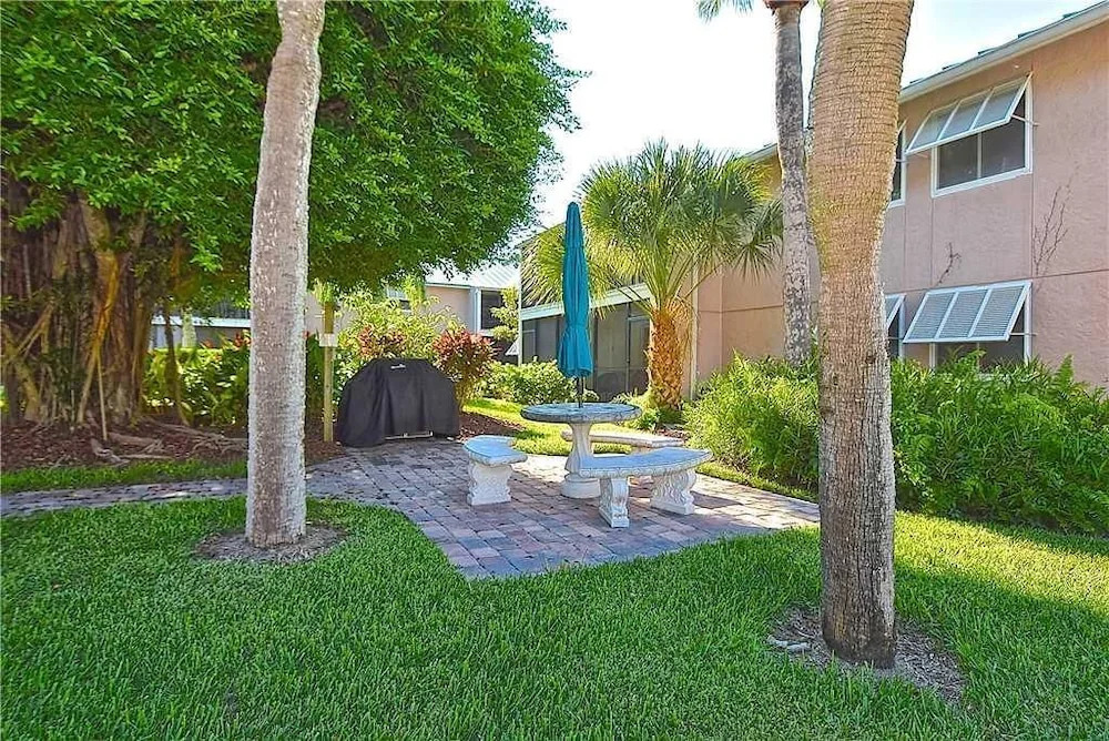 White Sands Village 205 - Two Bedroom Condo