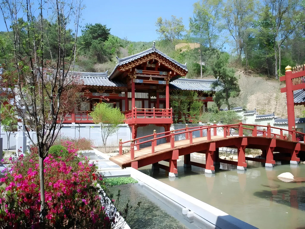 Gyeongju Ragung Hotel