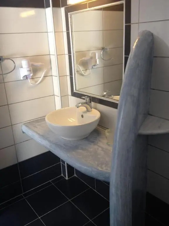 Marousi Suites