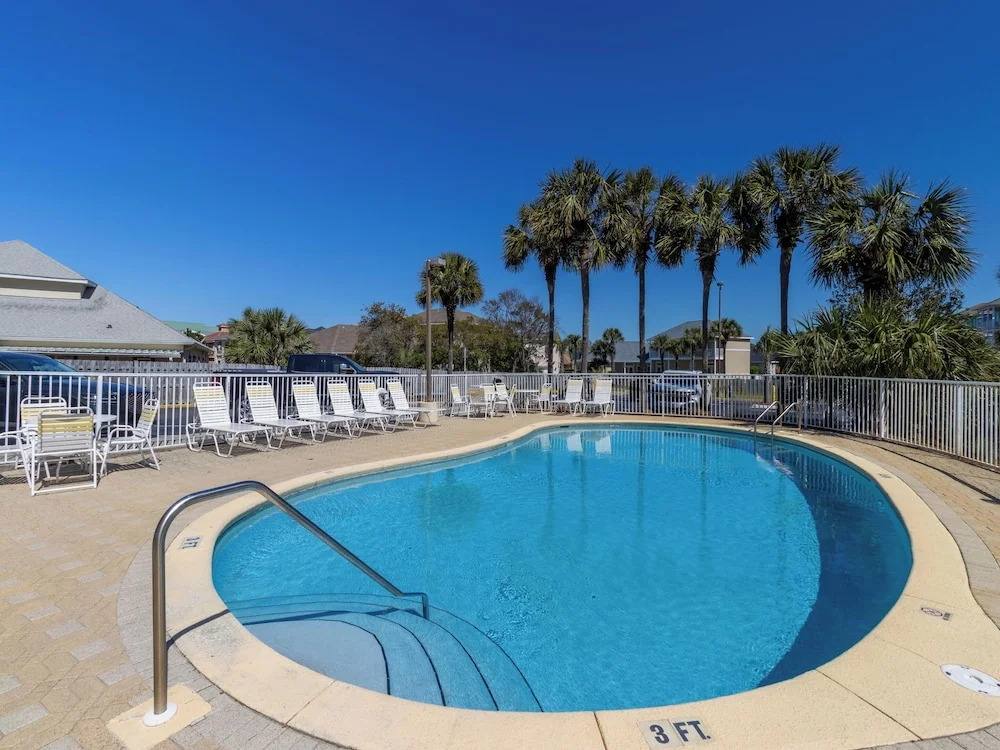 Crystal View #303 by Southern Vacation Rentals