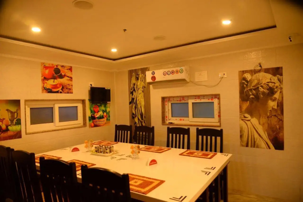 Le Emmaus Residency