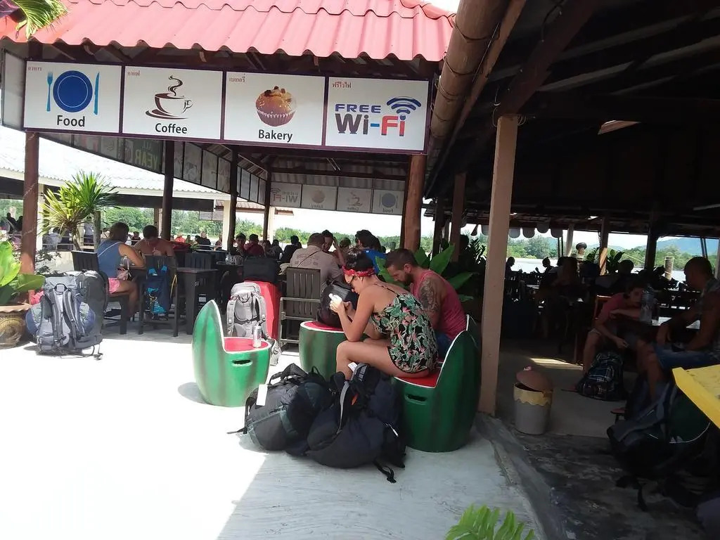 At Pier Hostel Lanta