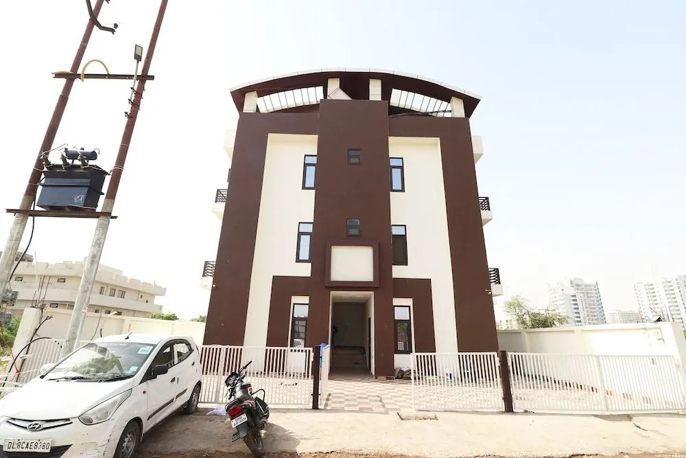 Oyo 15749 Bal Bihari Dham