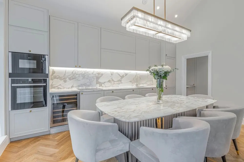 Wimpole Mews - 4 Bedroom Apartment