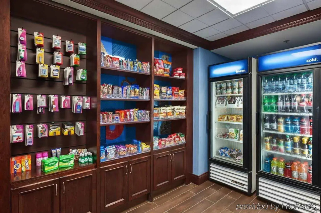 Hampton Inn & Suites Cleveland-Beachwood