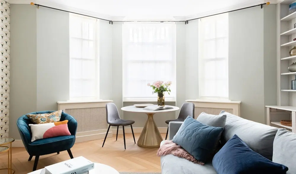 The Pimlico Gardens - Modern 3BDR with Patio & next to River Thames