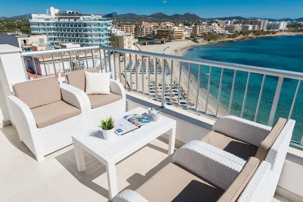 Luisamar Sea View in S Illot-cala Morlanda