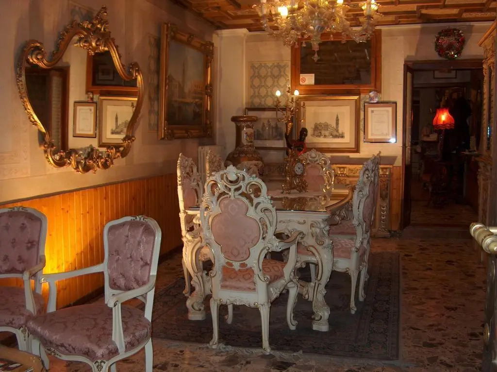B & B Privacy