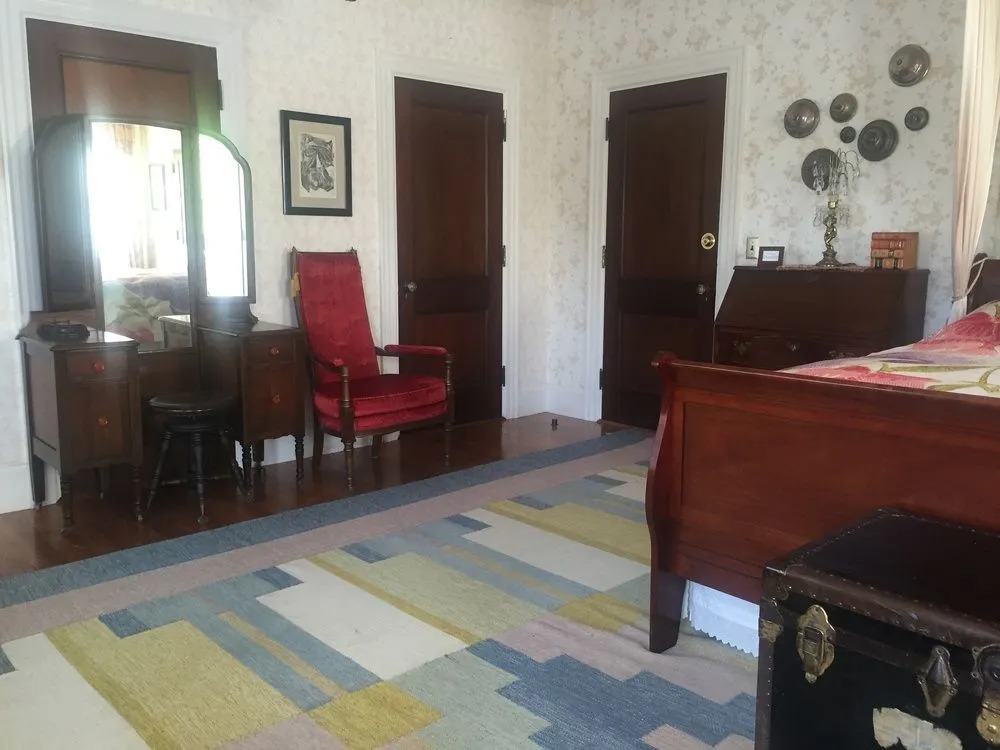 Munroe Inn Boutique Hotel