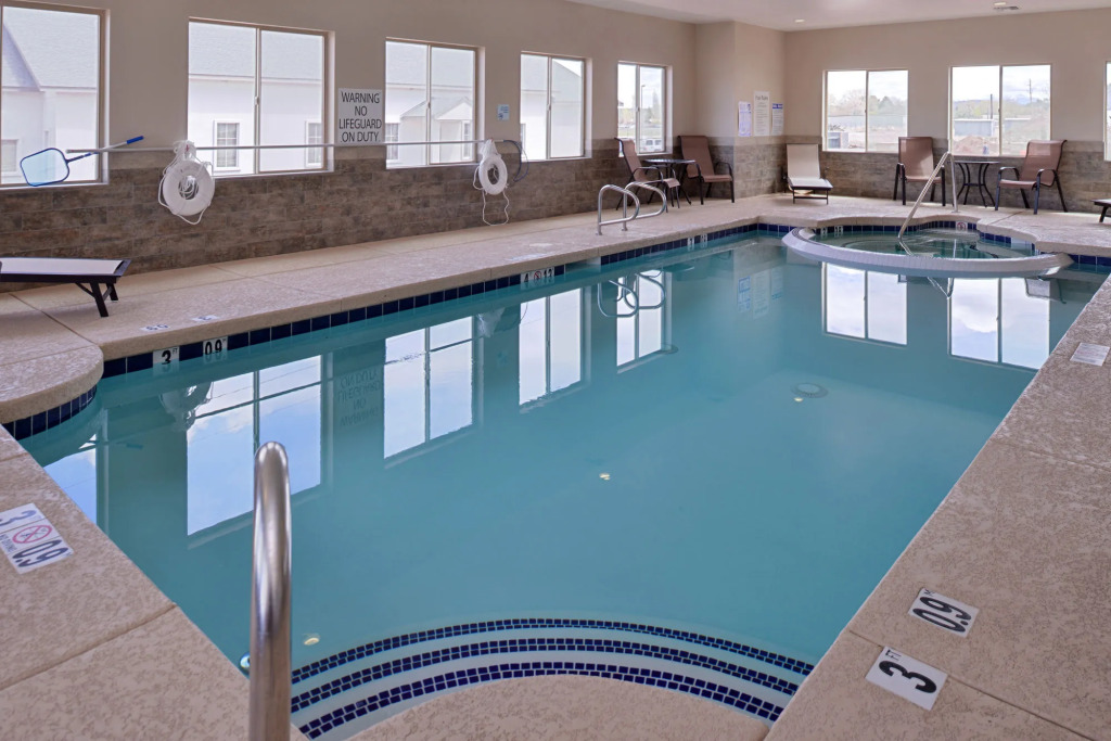 Holiday Inn Express & Suites Williams by IHG