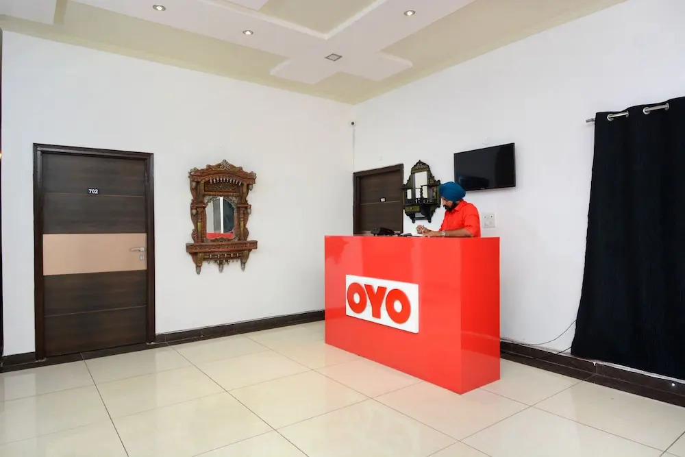 OYO 31031 Ds Royal Guest House