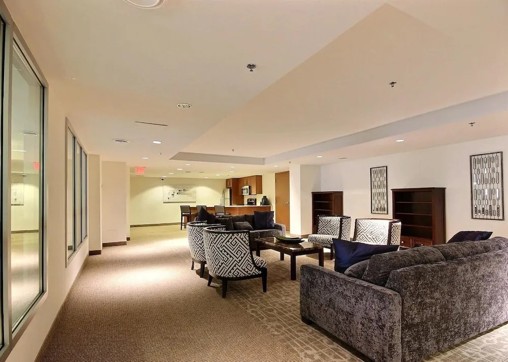 Claridge Plaza 4