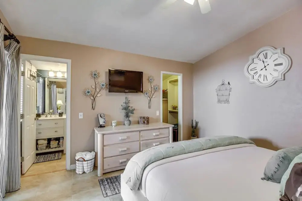 Dog-friendly Tucson Home w/ Patio & Hot Tub