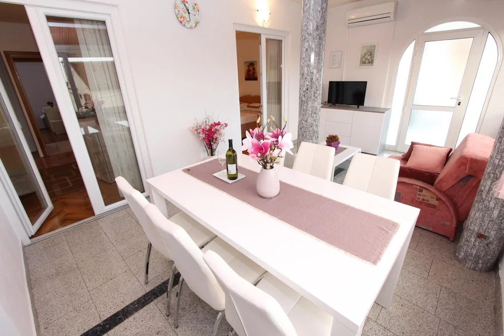 Apartments Divna