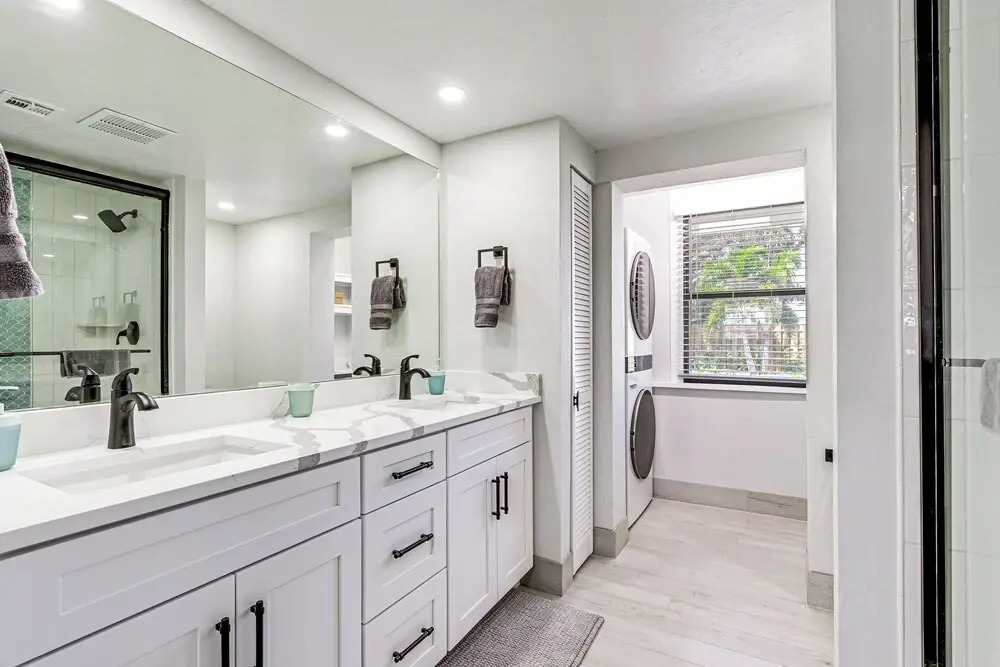 Steps to Englewood Beach: Home w/ Outdoor Oasis!