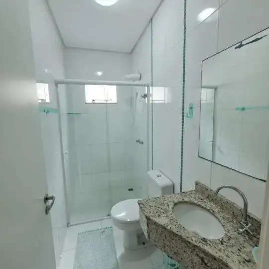 novo e aconchegante apartamento a 85 metros da praia de bombinhas